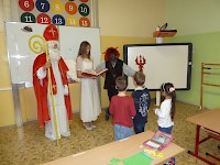 Mikuláš se svou družinou v 1.C