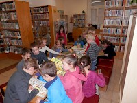 Prvňáci v knihovně