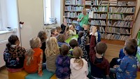 Prvňáci v knihovně