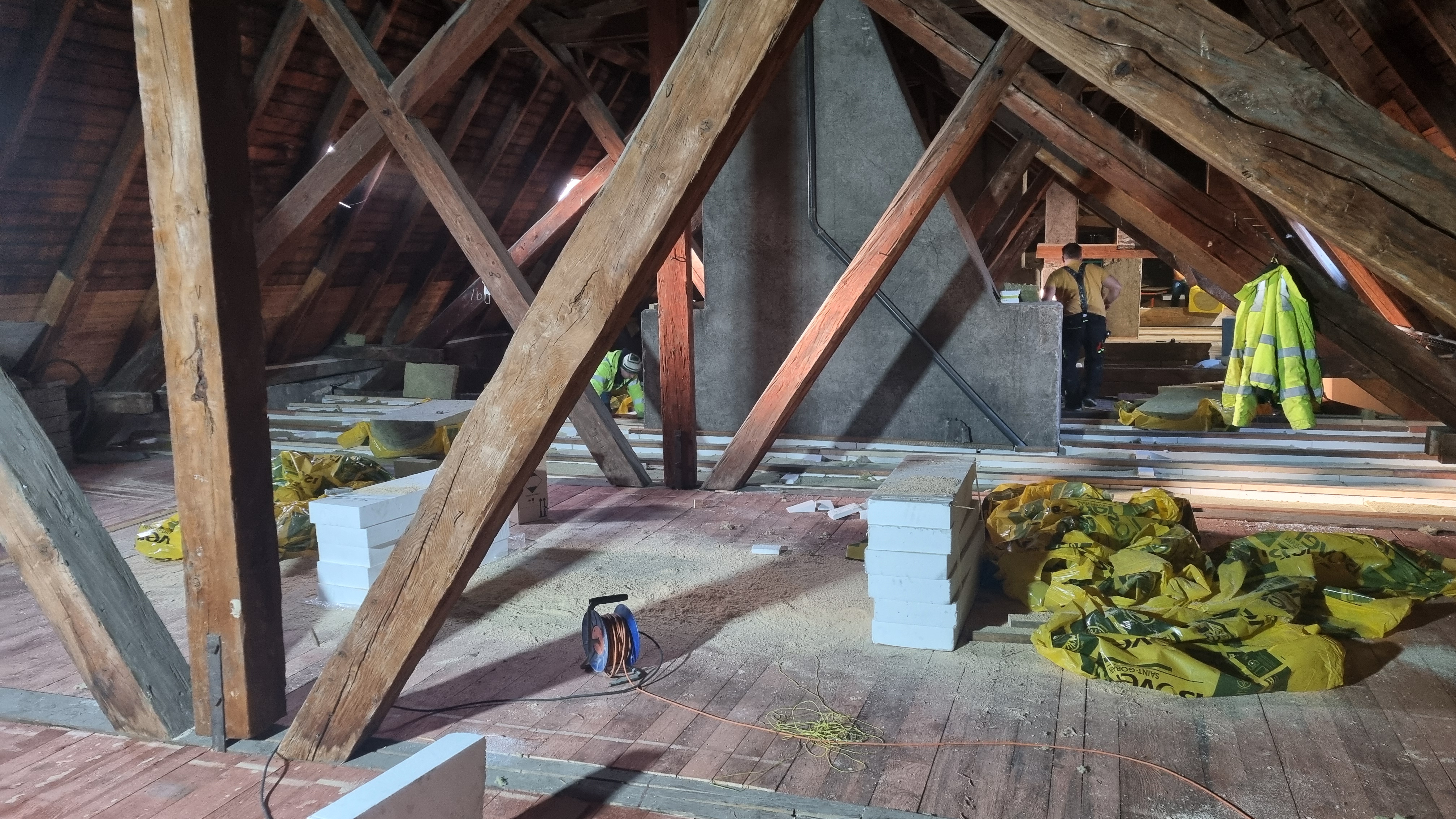 Rekonstrukce ZŠ Ostrov Jaroměř