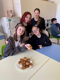 Greetings from our afternoon English conversation lesson!