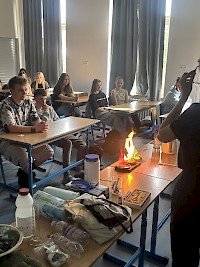 Chemie jako zážitek aneb Přírodovědná učebna jako laboratoř plná kouzel